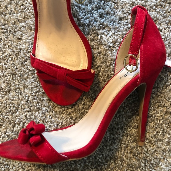 Red bow high heels - Picture 2 of 2